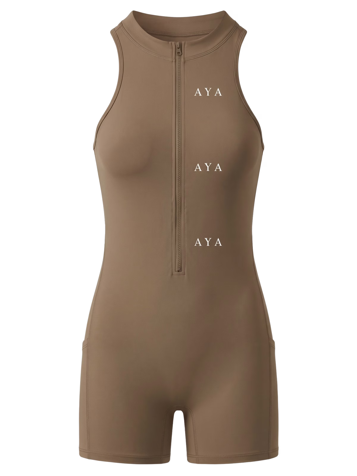 ATELIER Mono Corto 1/4-Zip · Café en color Café - Vista frontal de estudio | AYA