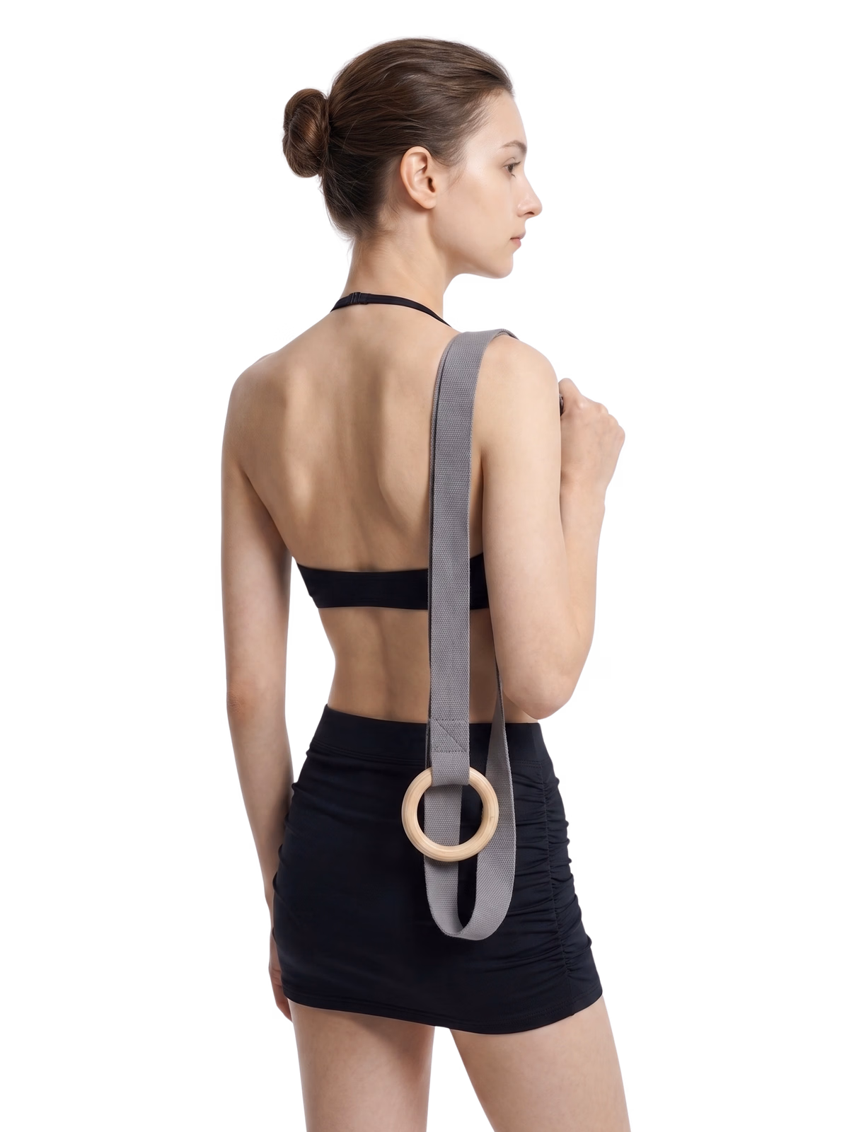 CONTOUR Ruched Halter Sujetador Deportivo · Negro en color Negro - Vista posterior y espalda | AYA